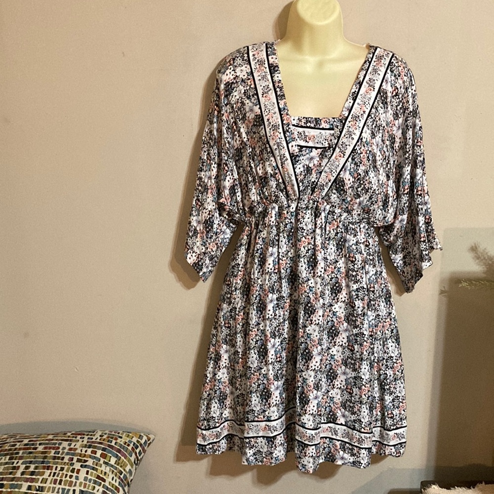 White Birch floral dress size small. Beautiful Easter dress. - Picture 2 of 9